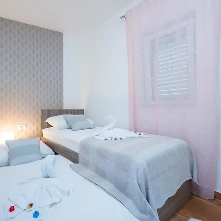 Five Angels Apartman