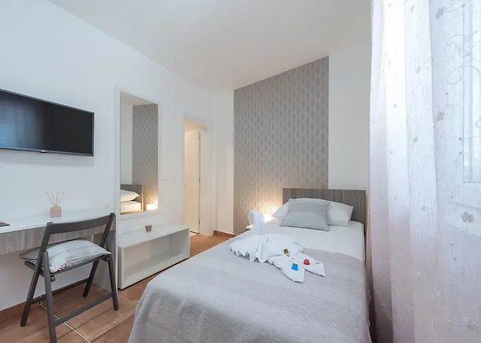 Five Angels * Ragusa