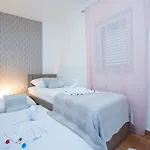 Five Angels Apartament