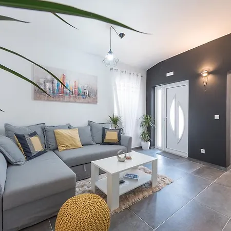 Five Angels Appartement *